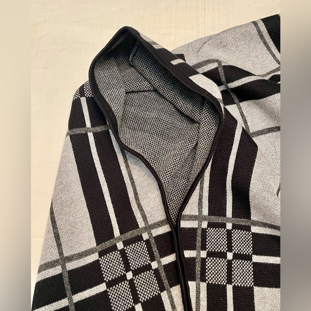 Rafaella Women’s Plaid Zipper Poncho Sweater – Gray & Black Cape Style (NWT) - Picture 7 of 8